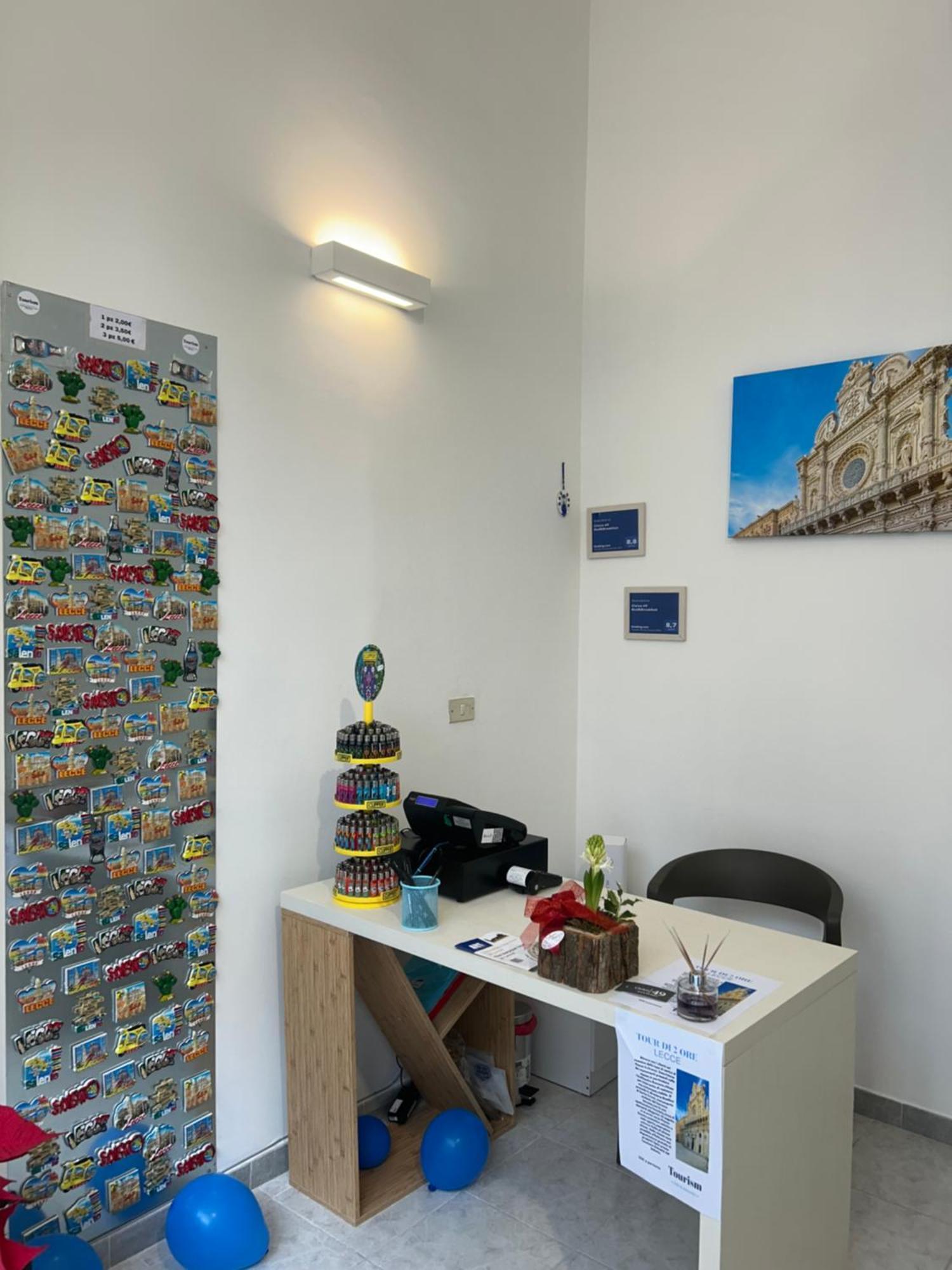 Civico 49 Bed&Breakfast Lecce Bagian luar foto